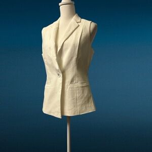 Bebe Sleeveless Pure White Blazer